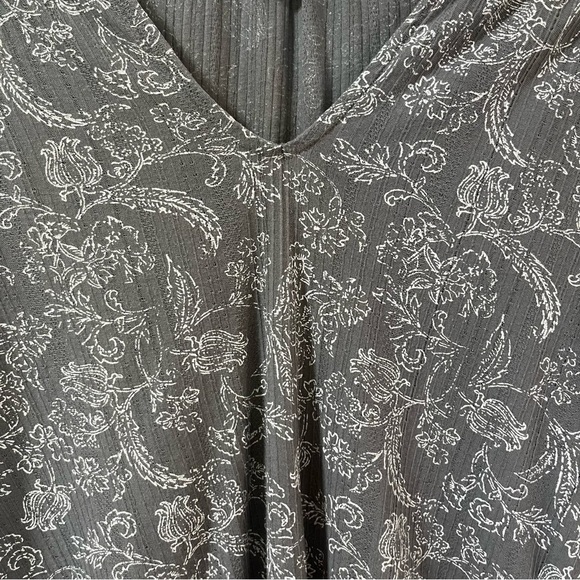 Lucky Brand XS Gray Printed Floers Elastic Sleeve V-Neck Women - Picture 10 of 16